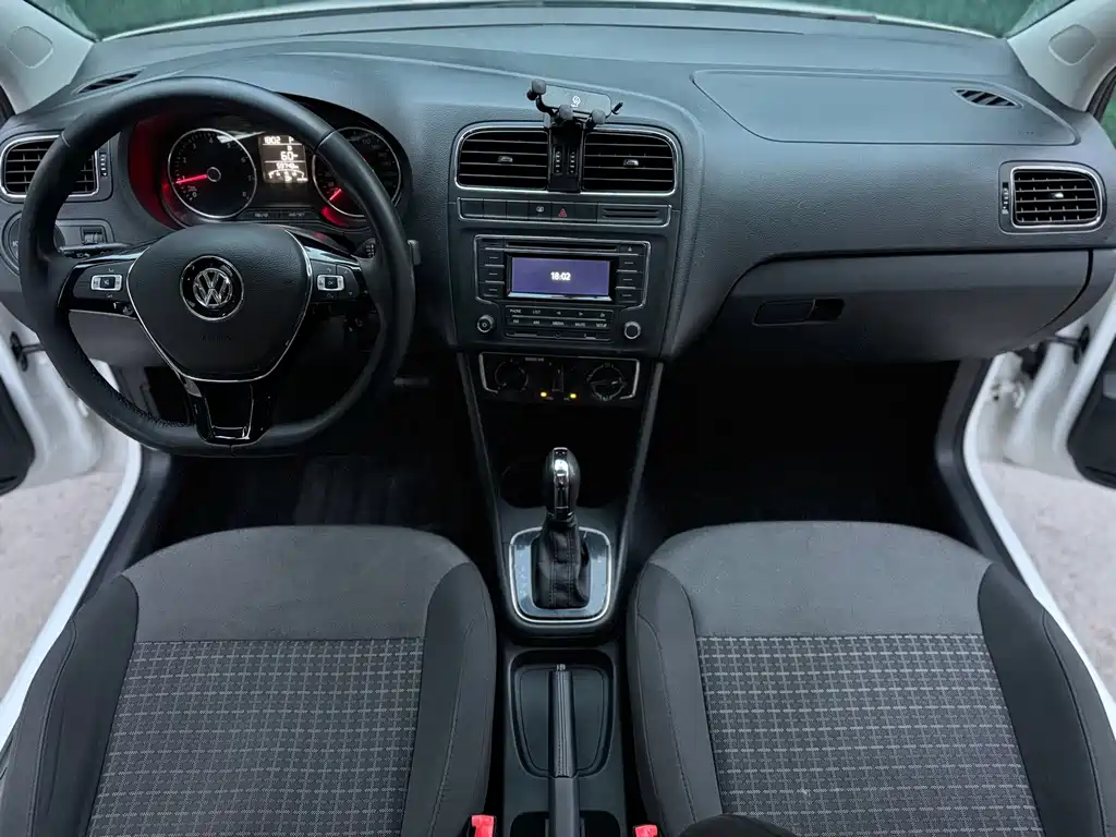 Volkswagen Polo — миниатюра 5