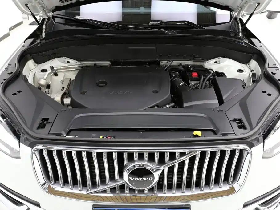 Volvo XC90 — миниатюра 25