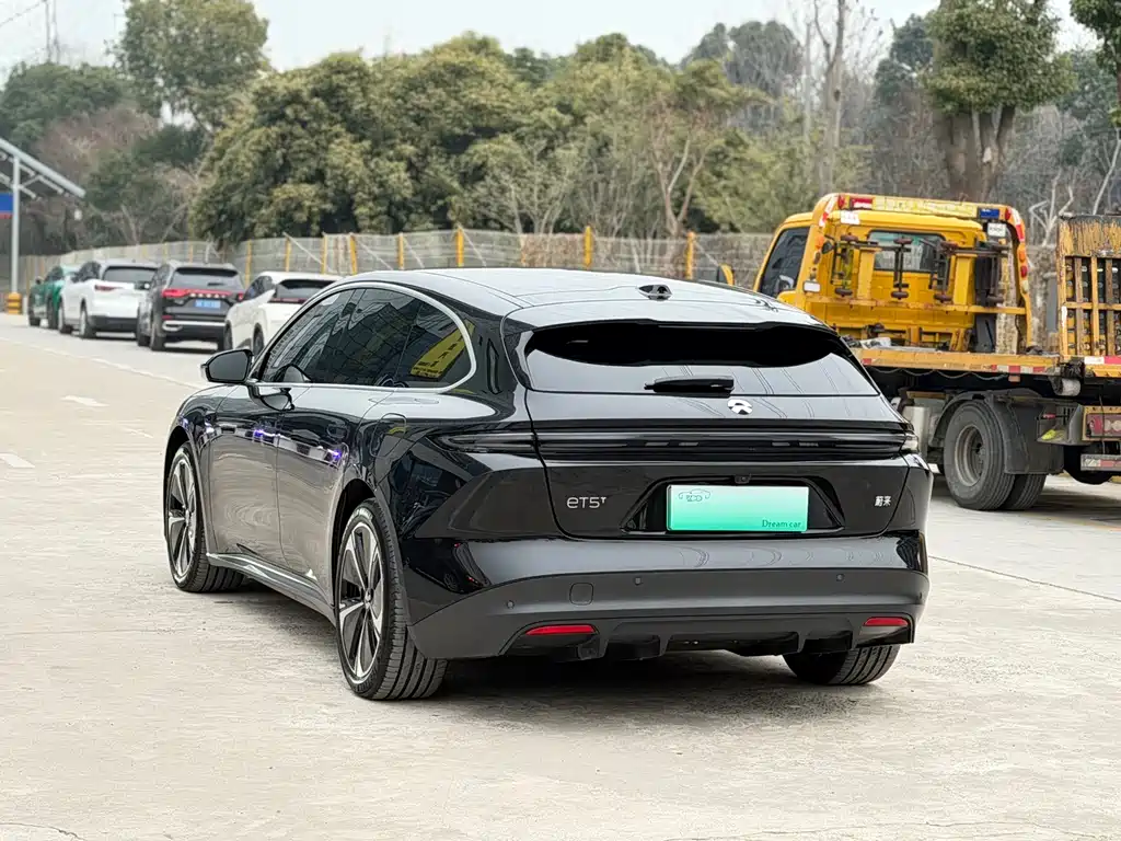 NIO NIO ET5T