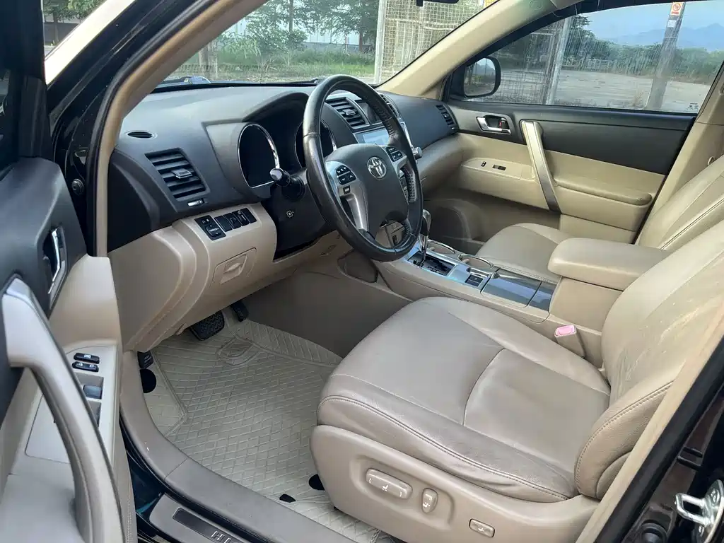 Toyota Highlander — миниатюра 9