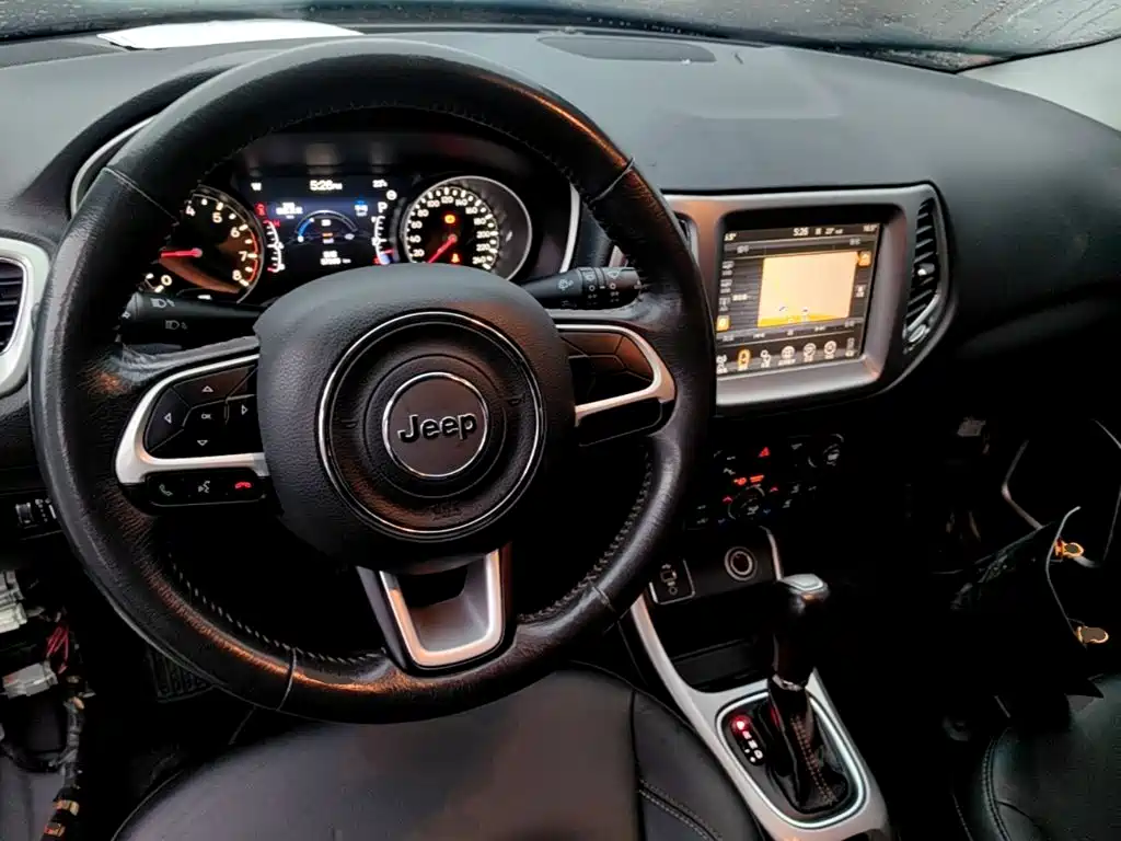 Jeep Compass — миниатюра 10