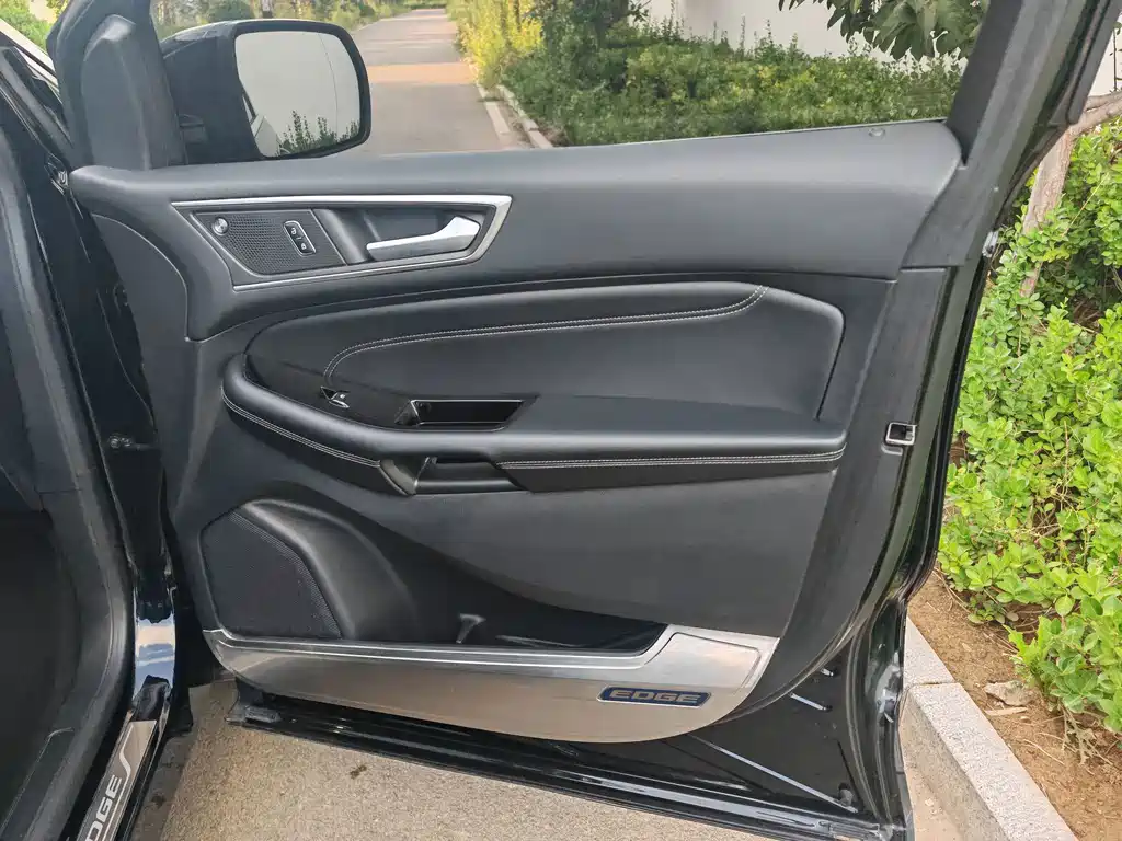 Ford Edge — миниатюра 13