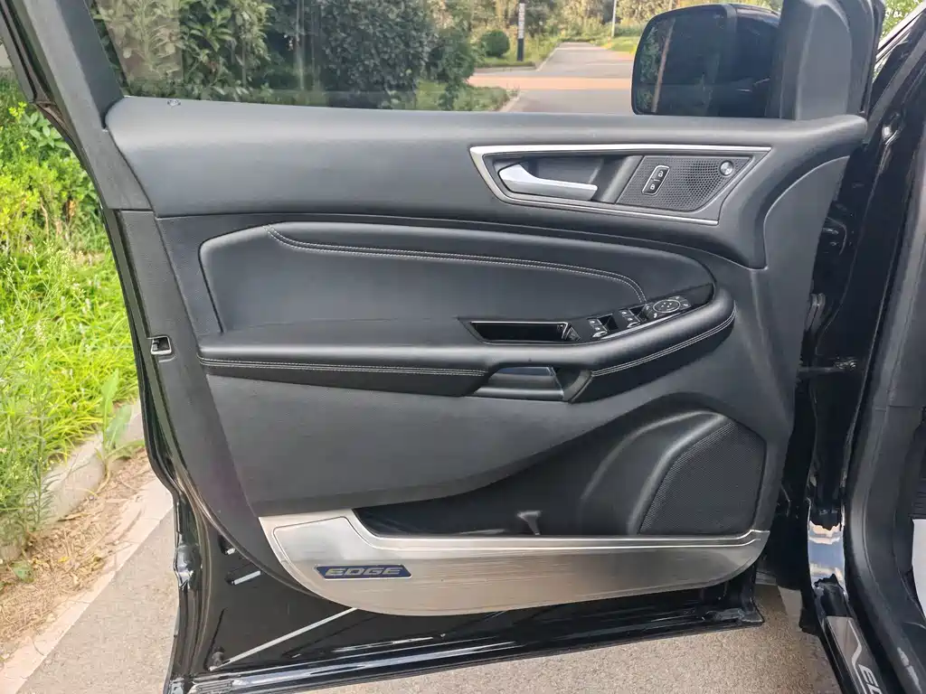 Ford Edge — миниатюра 7