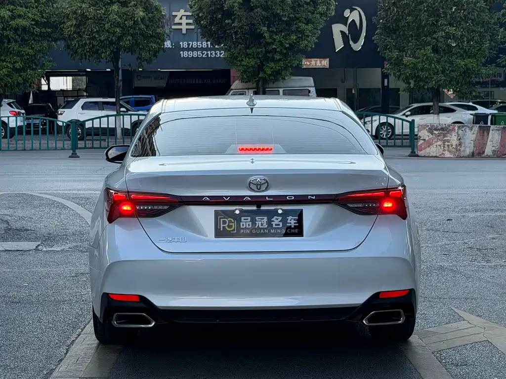 Toyota Avalon — миниатюра 8