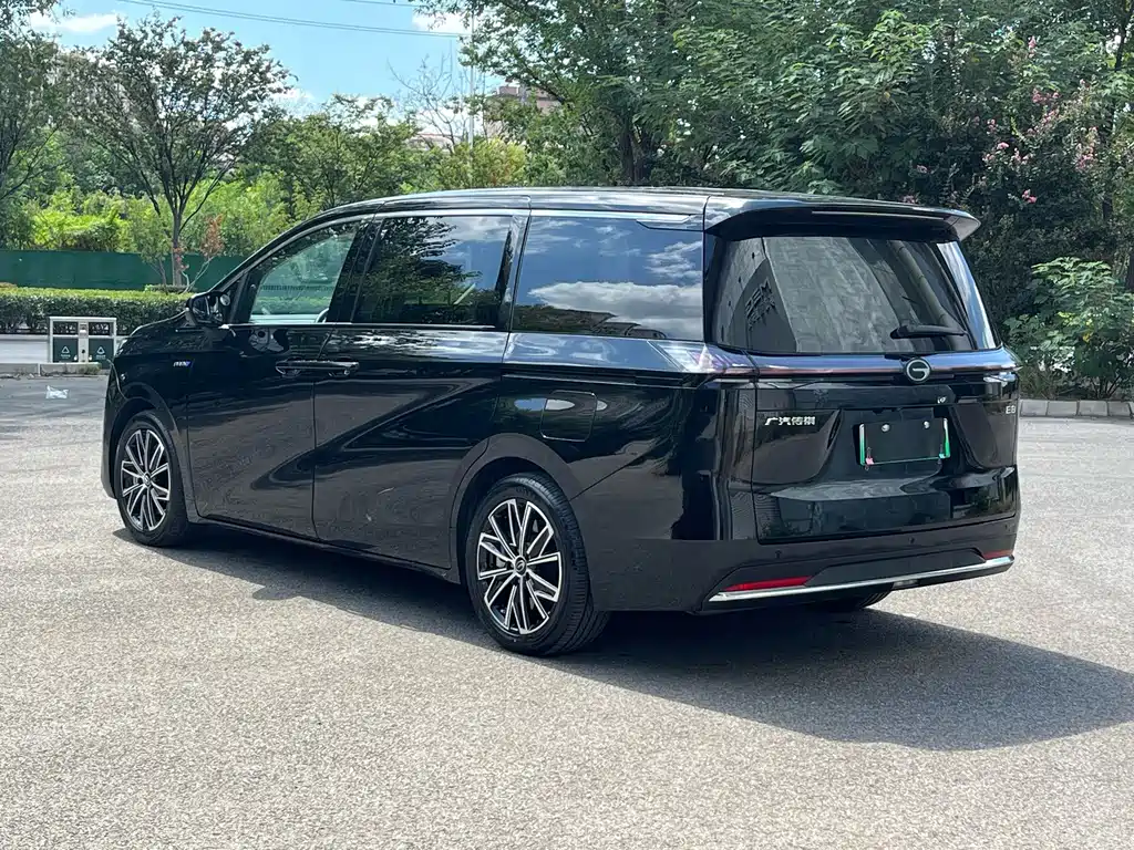 GAC Motor Trumpchi E8 PHEV — миниатюра 4