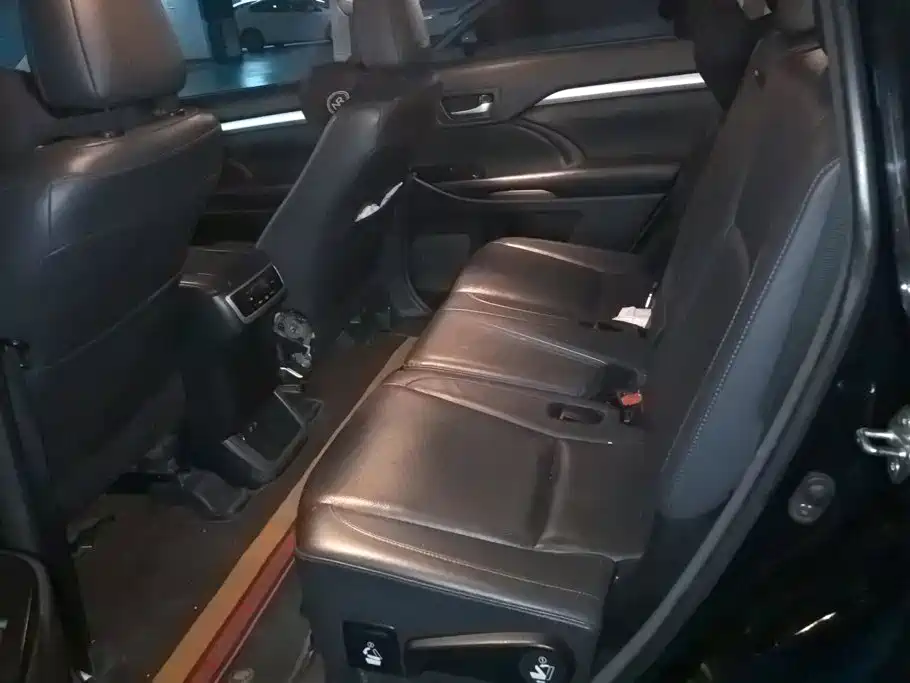Toyota Highlander — миниатюра 11