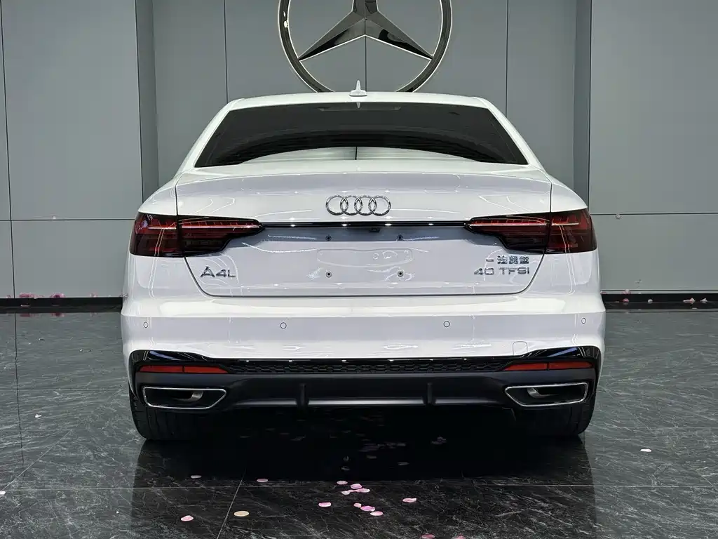 Audi A4L 2024 40 TFSI Luxury