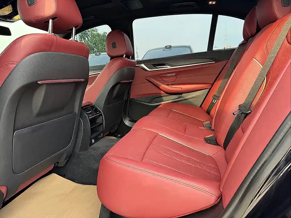 BMW 5 Series New Energy — миниатюра 12