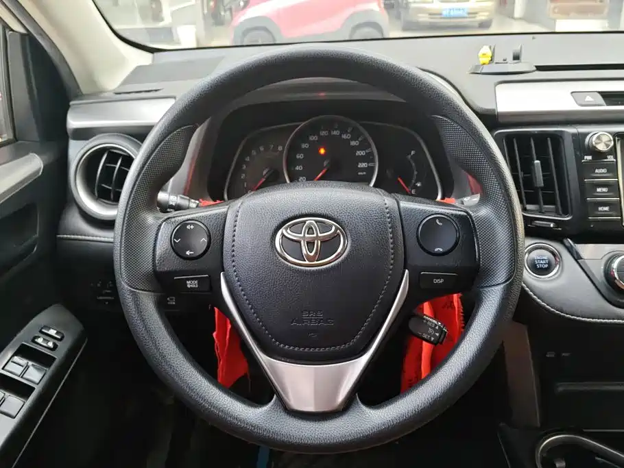 Toyota RAV4 — миниатюра 15
