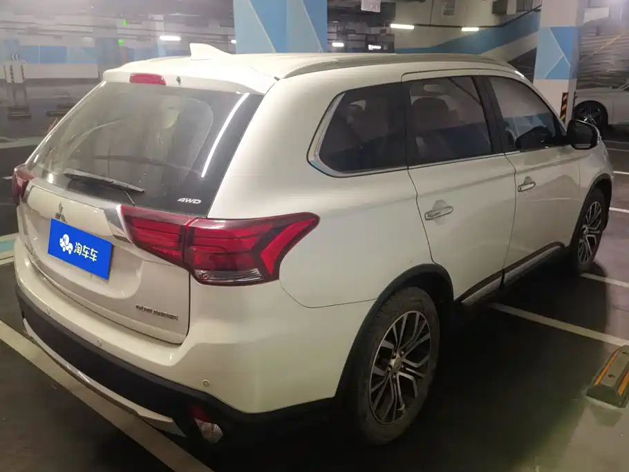 Mitsubishi Outlander — миниатюра 3