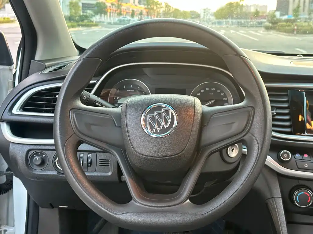 Buick Excelle — миниатюра 10
