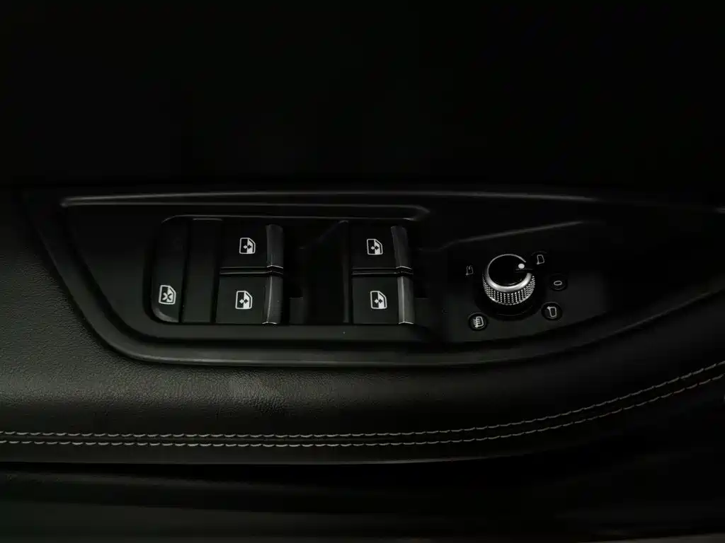 Audi A4L 2022 40 TFSI Luxury