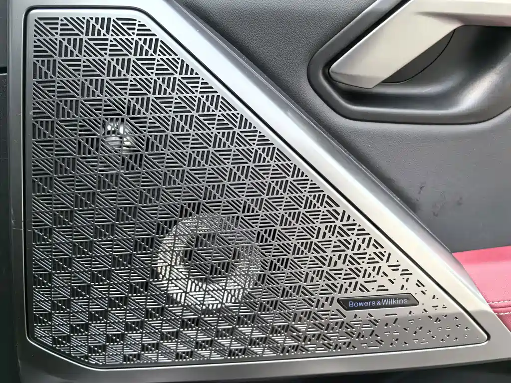 BMW 5 Series — миниатюра 13