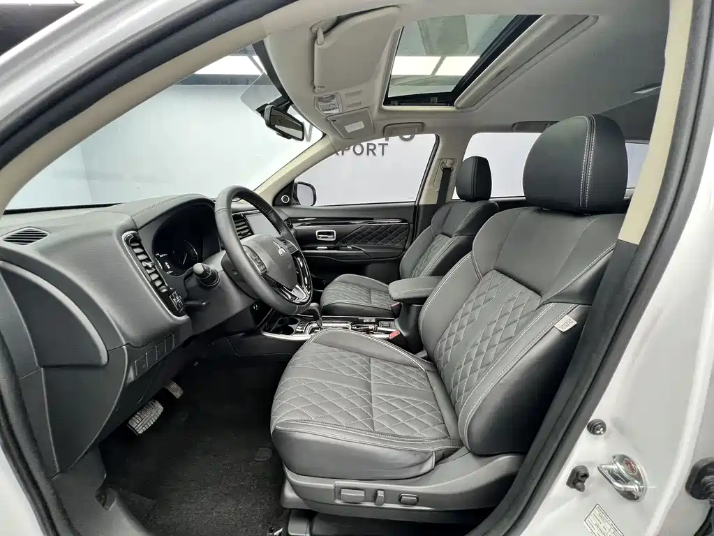 Mitsubishi Outlander — миниатюра 8