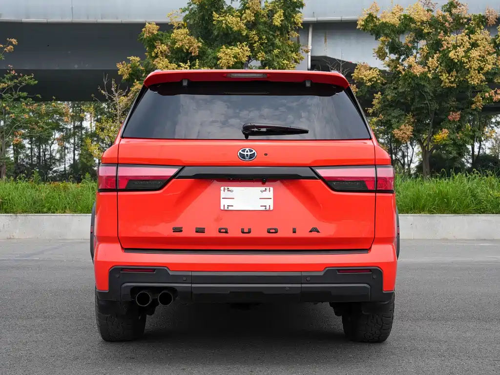 Toyota Sequoia — миниатюра 3