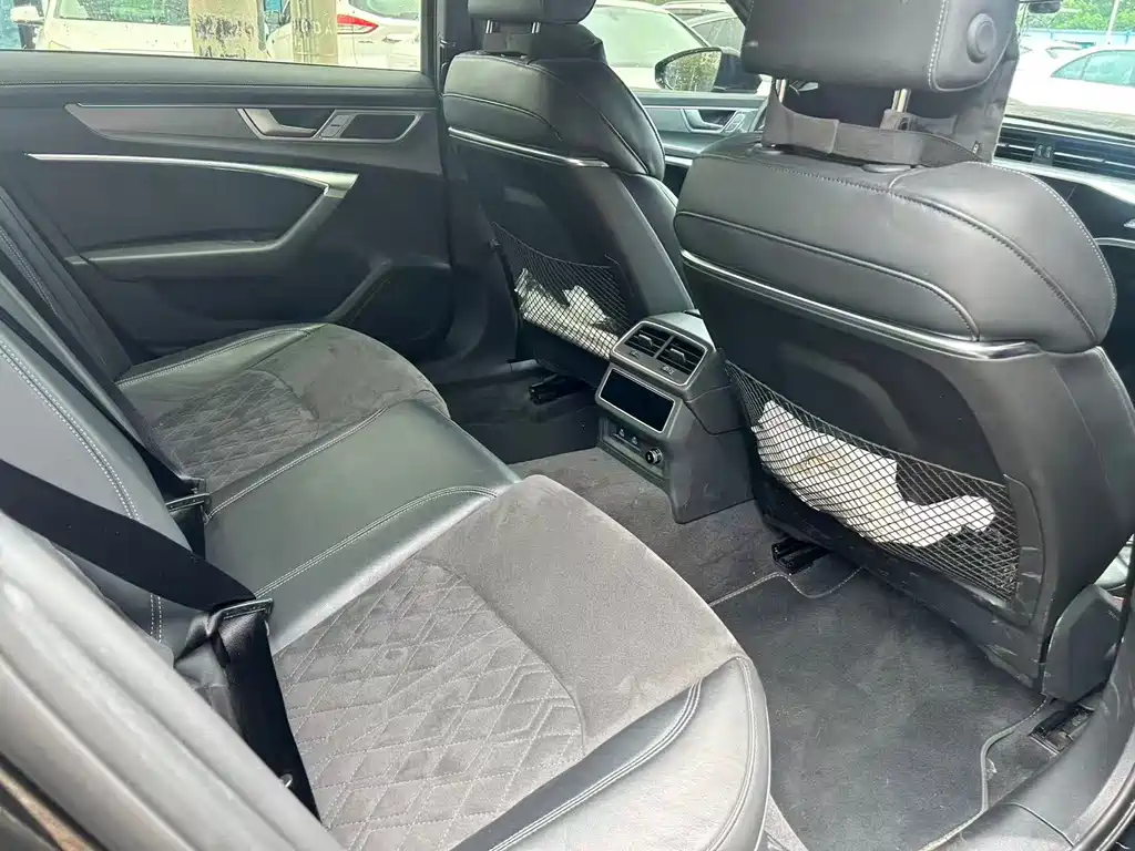 Audi A6L — миниатюра 10