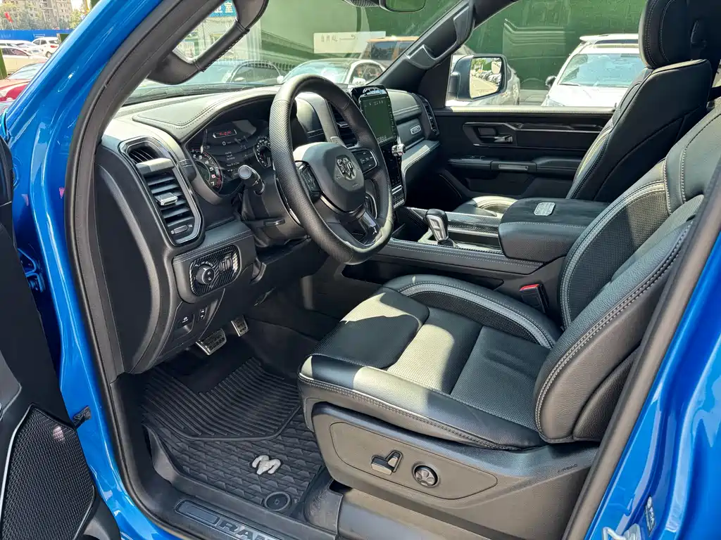Ram Trucks 2022 6.2T AT