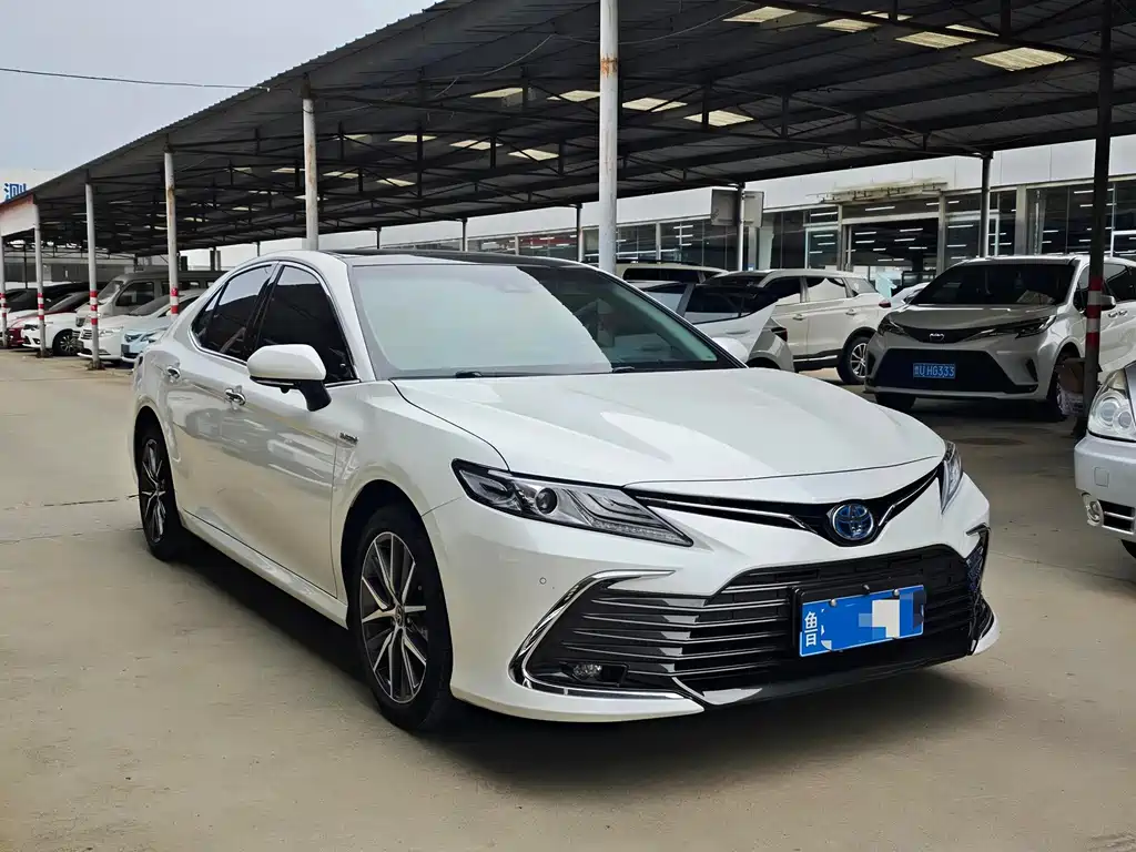 Toyota Camry — миниатюра 3