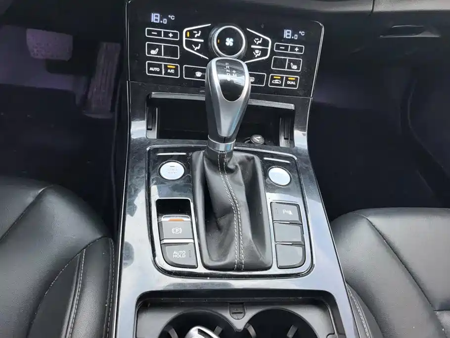 Hongqi Hongqi H5 — миниатюра 16