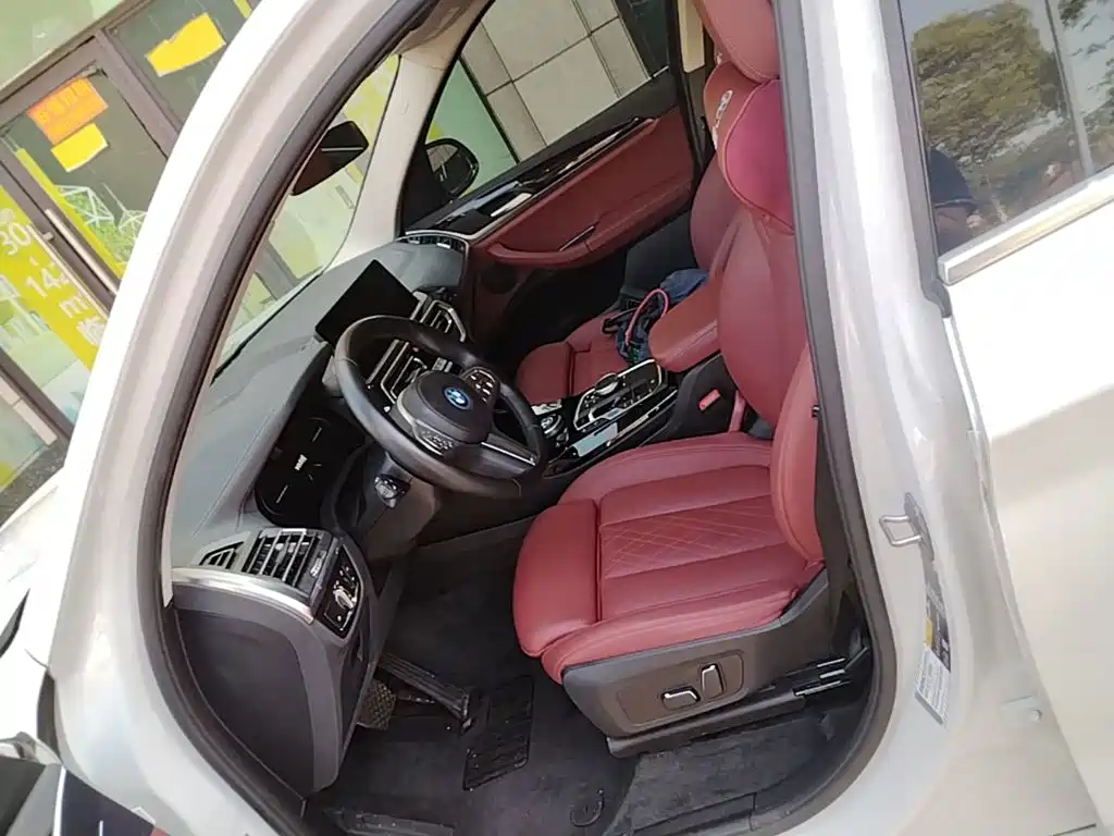 BMW iX3 — миниатюра 15