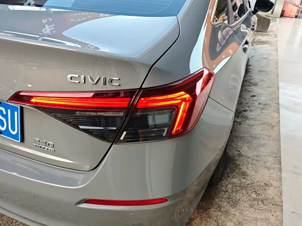 Honda Civic — миниатюра 8