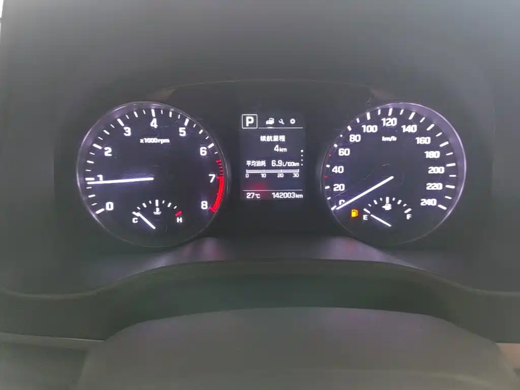 Hyundai Elantra — миниатюра 12