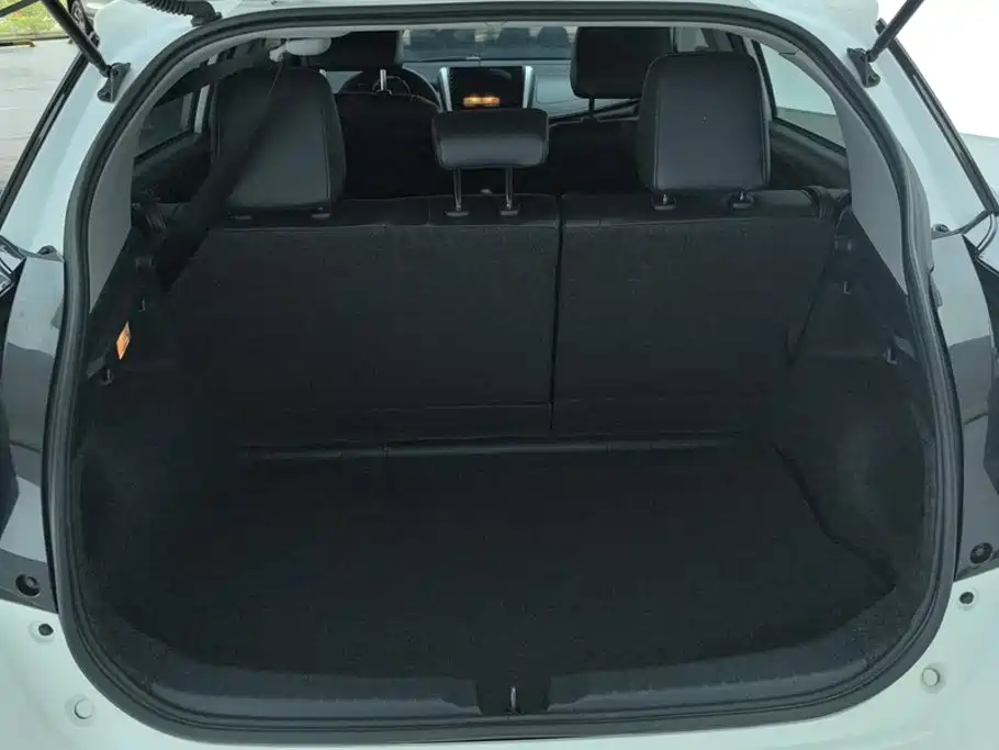 Toyota Yaris L — миниатюра 4