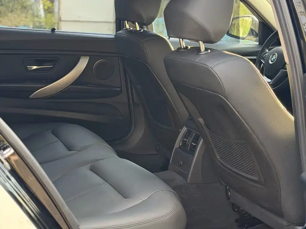 BMW 3 Series — миниатюра 20
