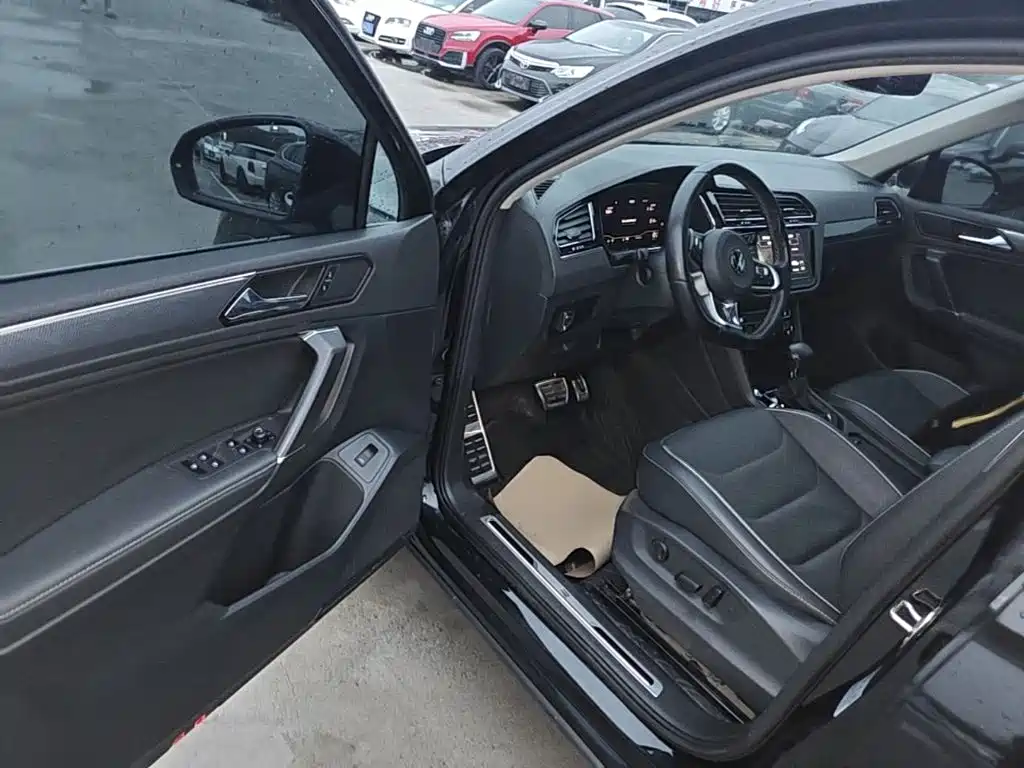Volkswagen Tiguan L — миниатюра 16