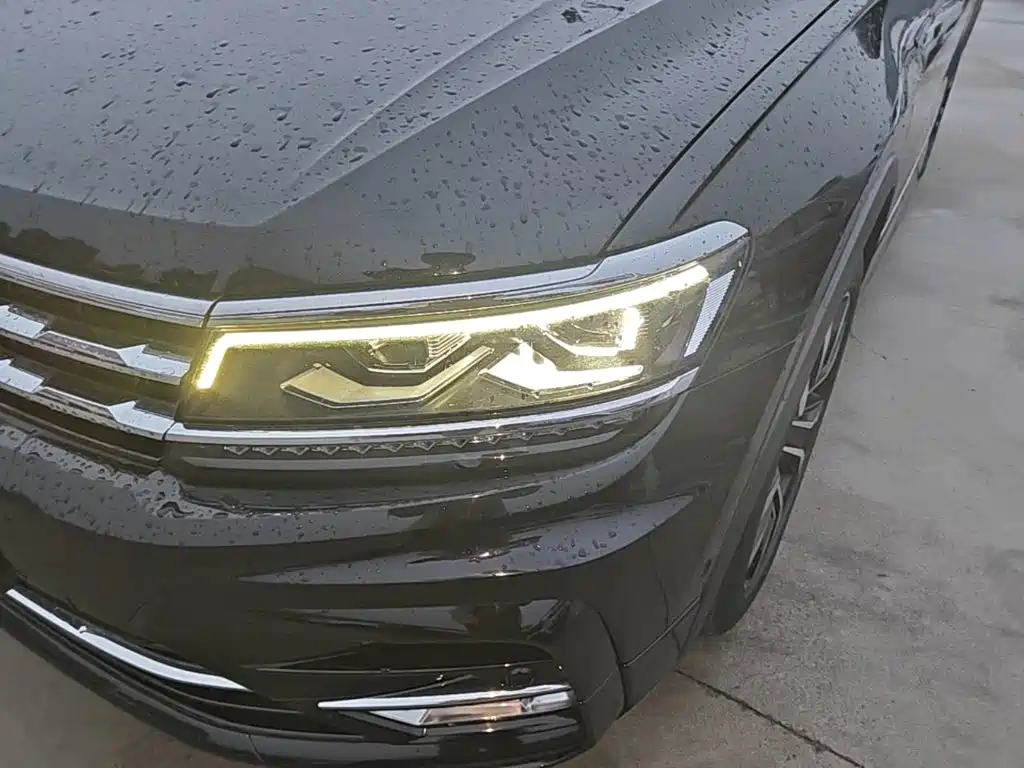 Volkswagen Tiguan L — миниатюра 24