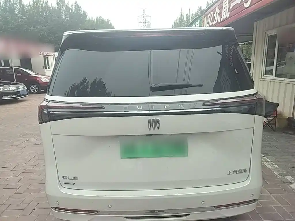 Buick GL8 Hybrid — миниатюра 6