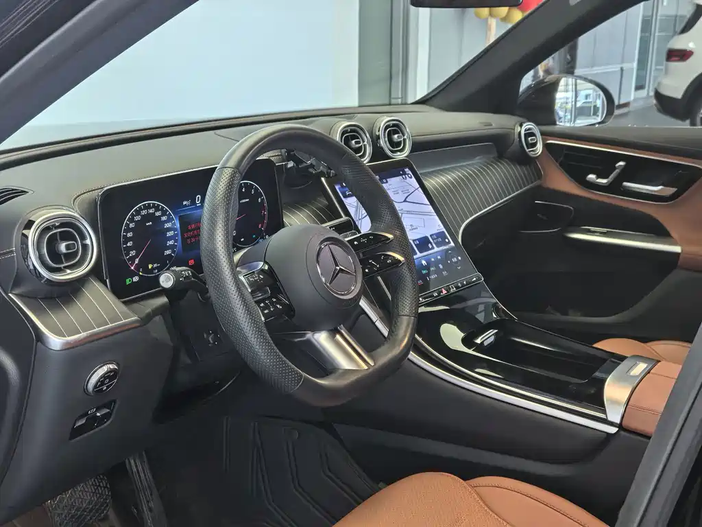 Mercedes-Benz GLC — миниатюра 12