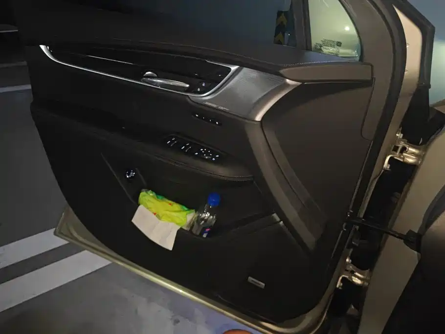 Cadillac XT6 — миниатюра 7