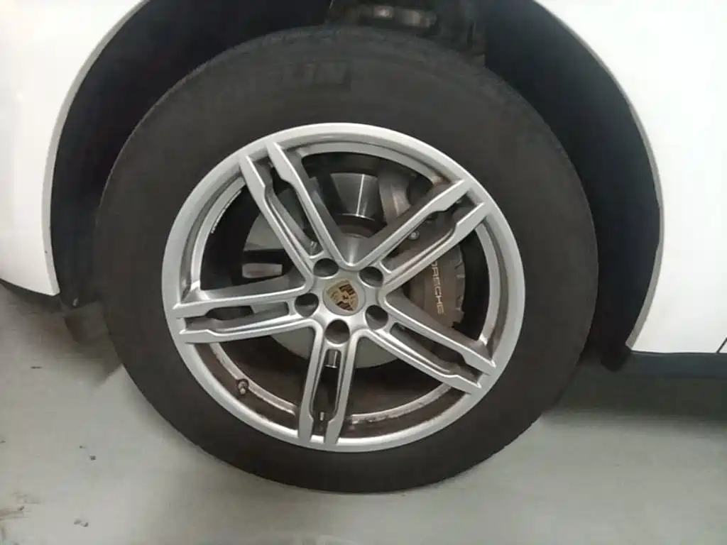 Porsche Macan — миниатюра 23