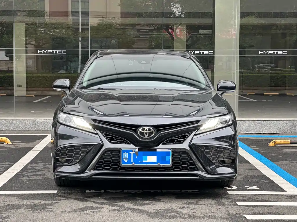 Toyota Camry 2021