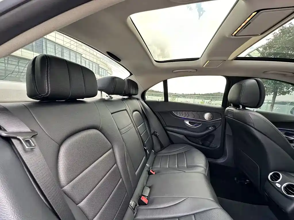 Mercedes-Benz C-Class — миниатюра 39