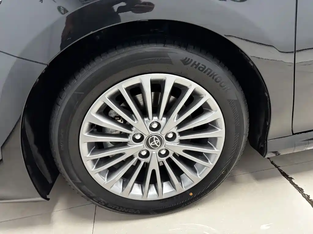 Toyota Camry — миниатюра 32