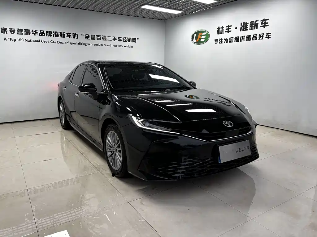 Toyota Camry — миниатюра 4