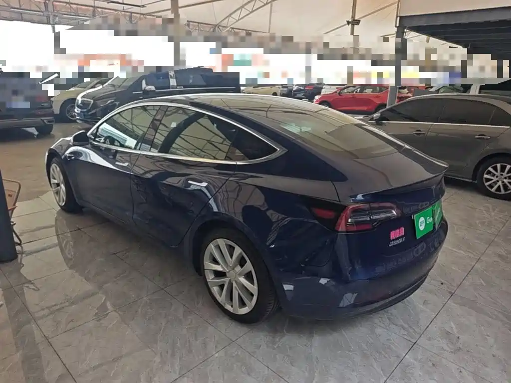Tesla Model 3 — миниатюра 5