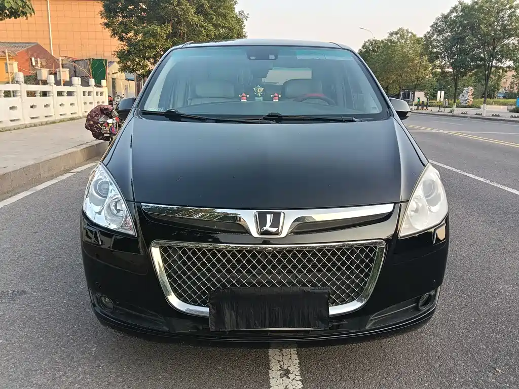Luxgen MASTER CEO 2013 2.2T Executive