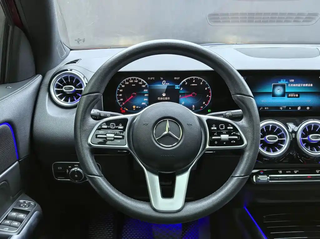 Mercedes-Benz GLA — миниатюра 11