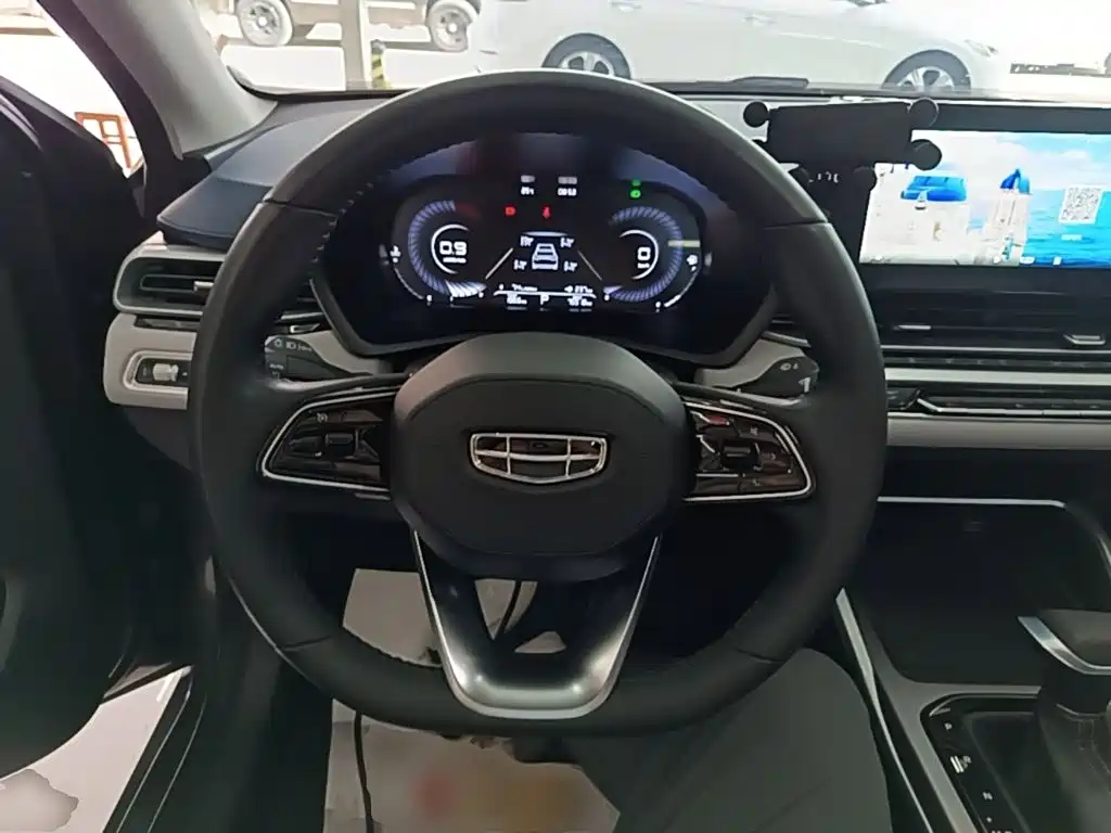Geely Emgrand — миниатюра 11