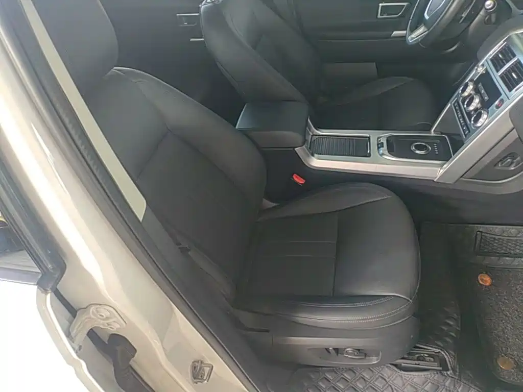 Land Rover Discovery Sport — миниатюра 25