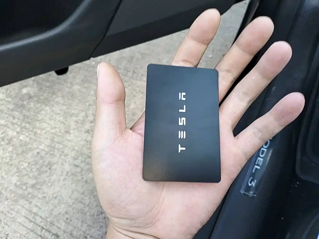 Tesla Model 3 — миниатюра 9