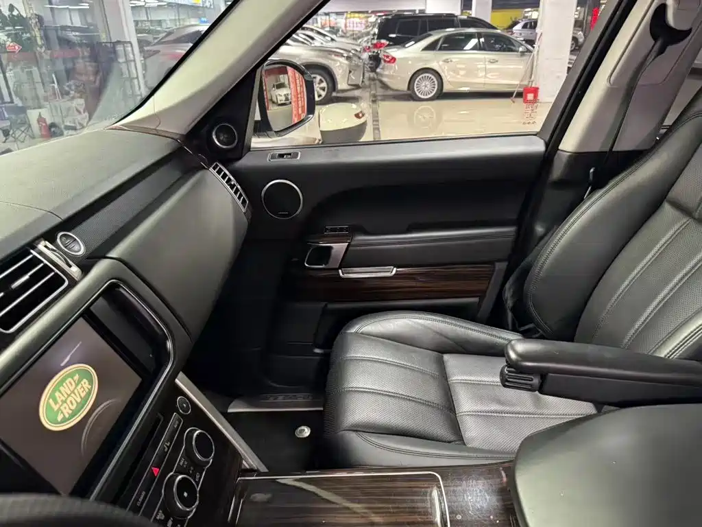 Land Rover Range Rover — миниатюра 15