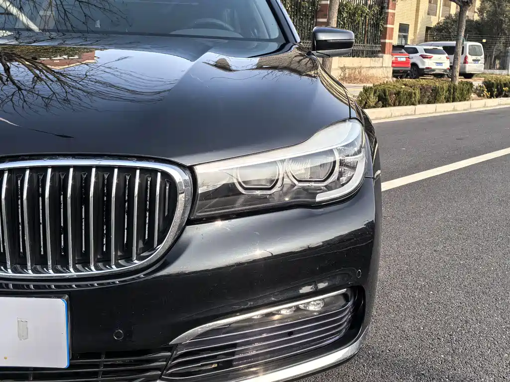 BMW 7 SERIES