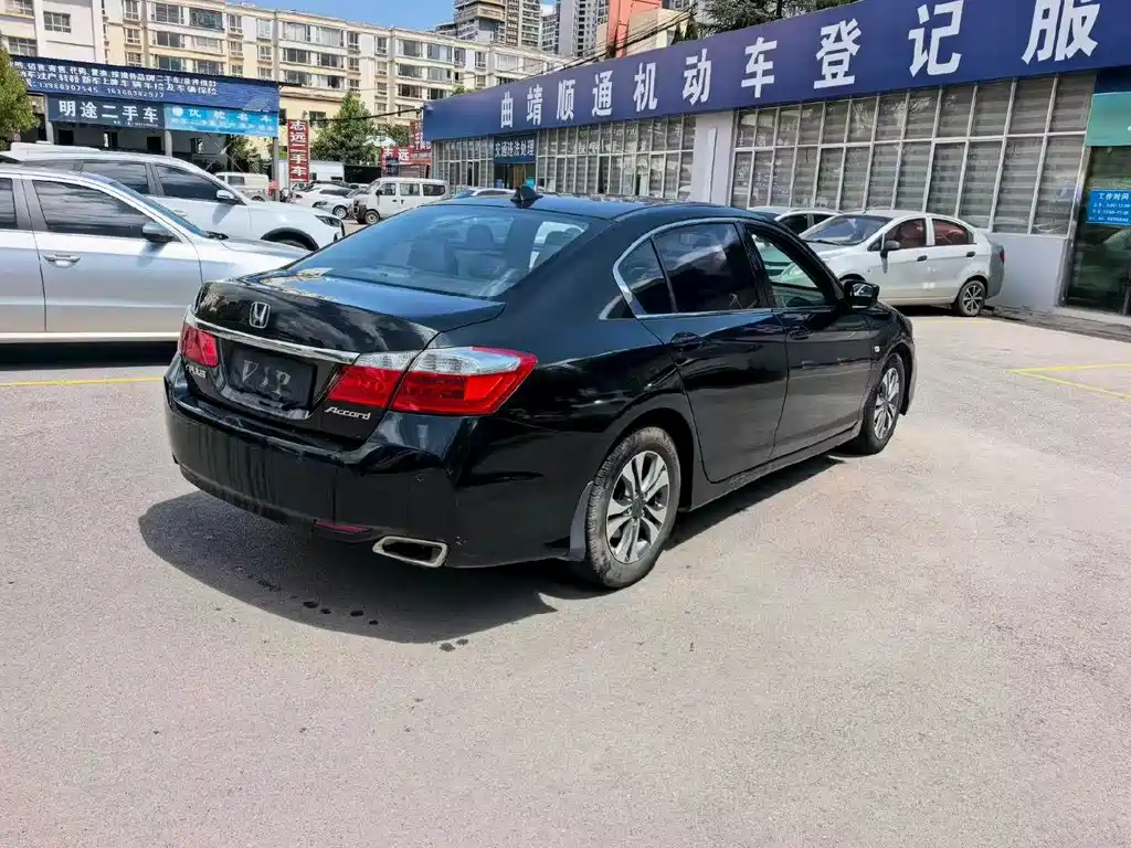 Honda Accord — миниатюра 7