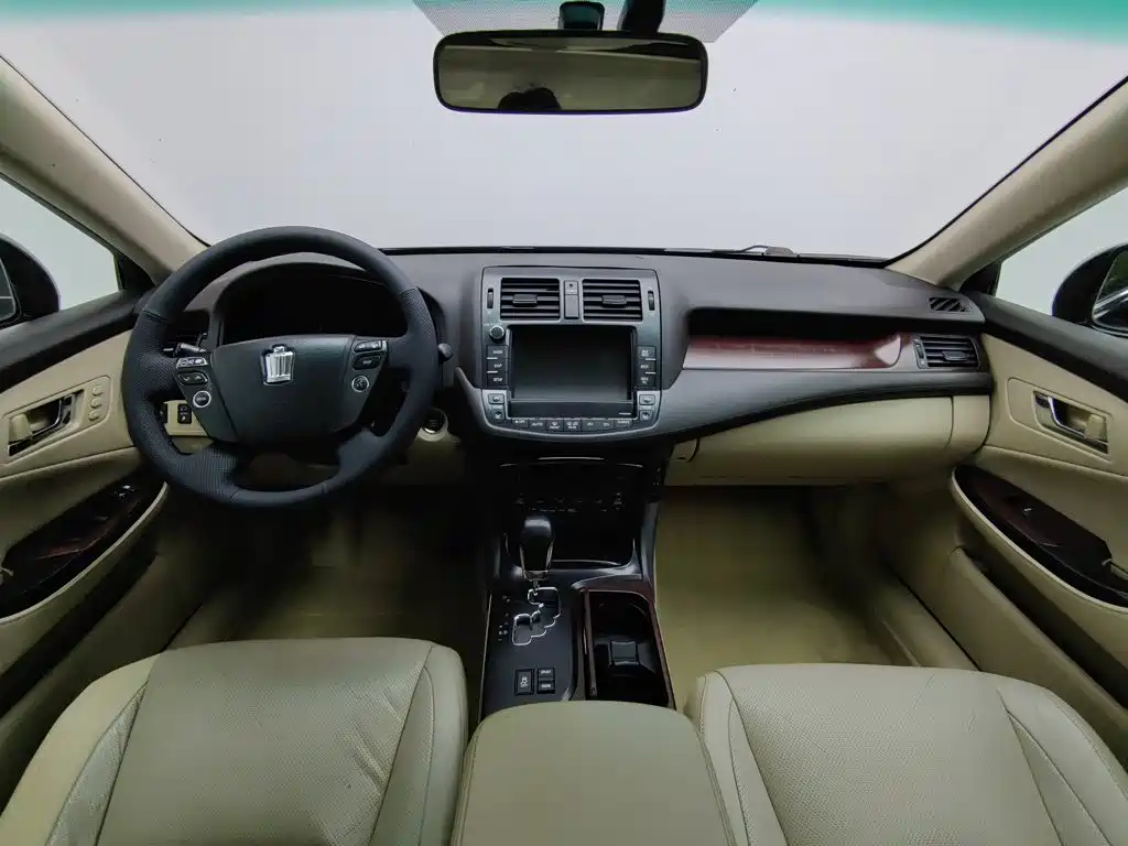 Toyota Crown — миниатюра 5