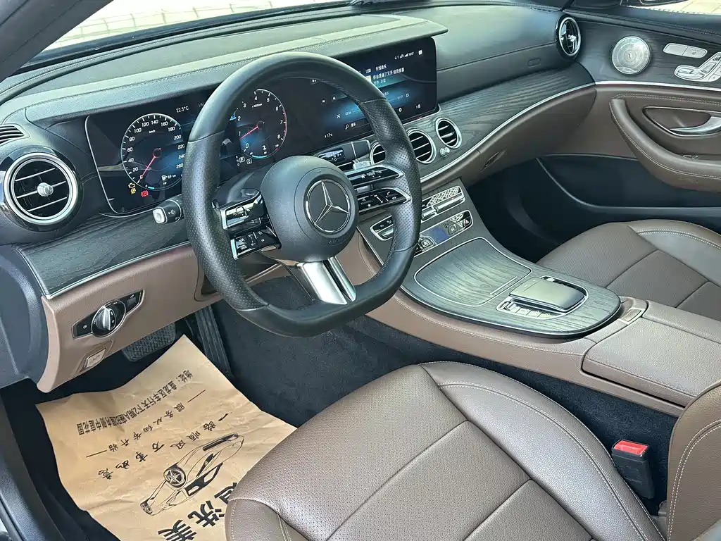 Mercedes-Benz E-Class — миниатюра 6