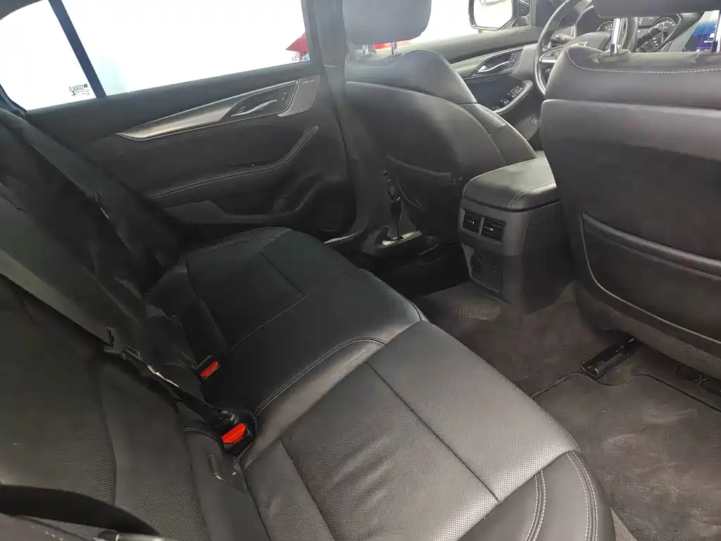 Cadillac CT5 — миниатюра 9